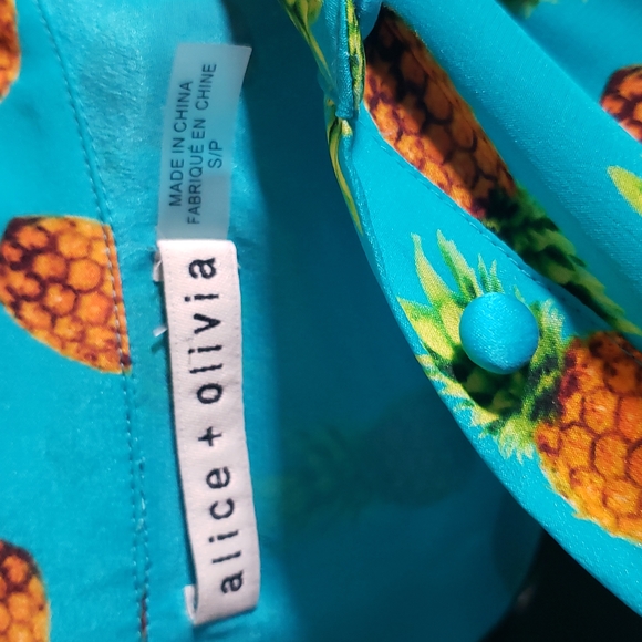 Alice + Olivia pineapple blouse - Picture 7 of 7
